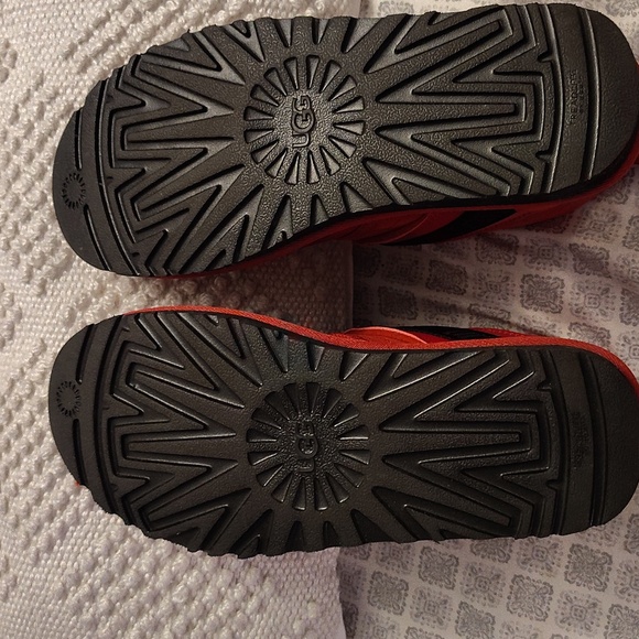 Men's UGG Neumel Red Snapback size 8 - Picture 4 of 5